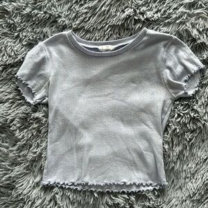 Ivy and Main cropped tee shirt